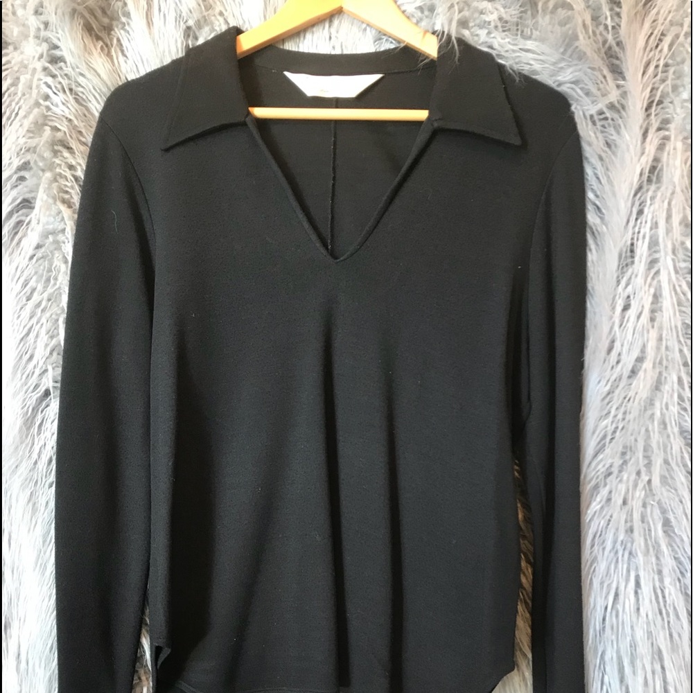 MAX STUDIO Collared black v-neck long sleeved top